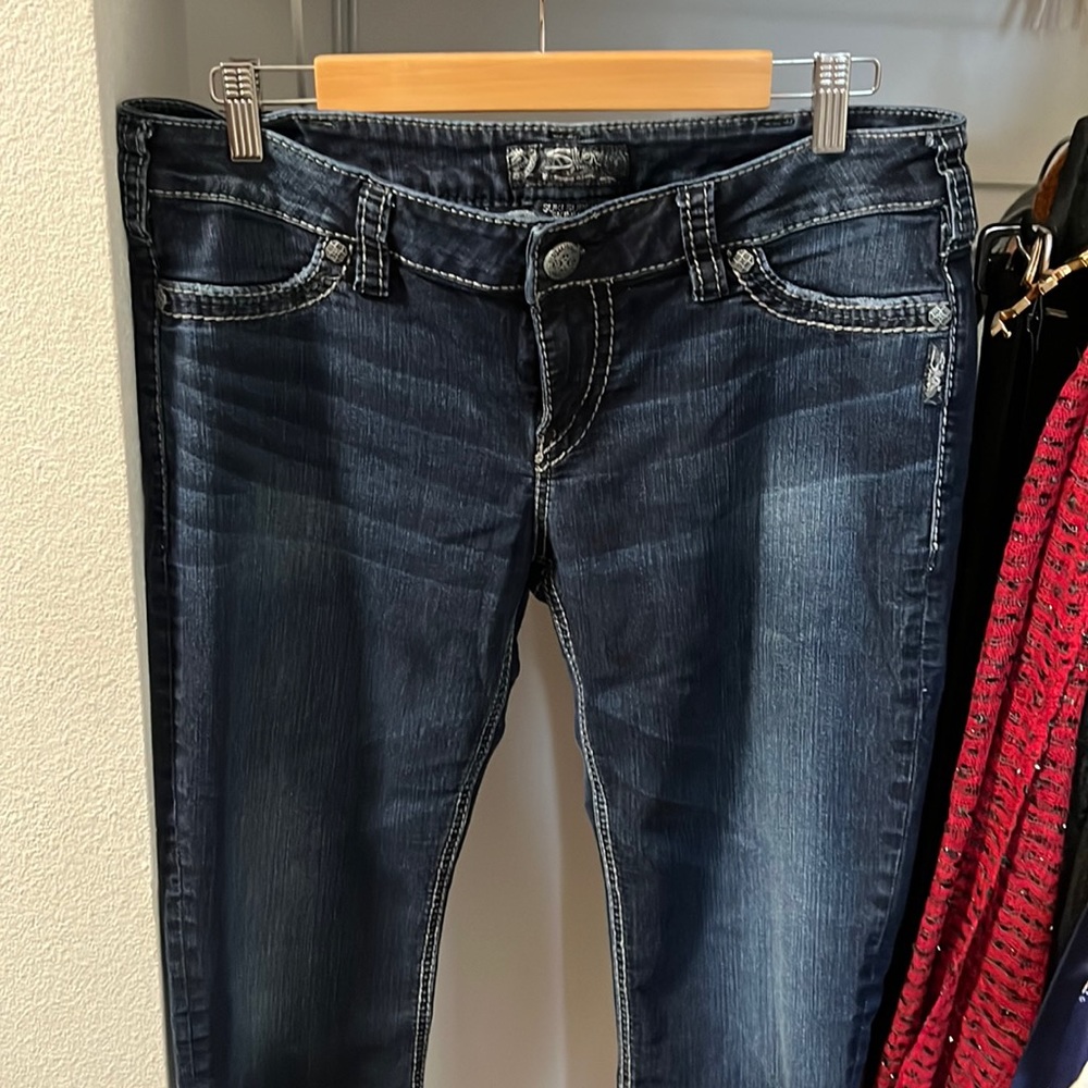 Silver brand, low rise skinny jeans.